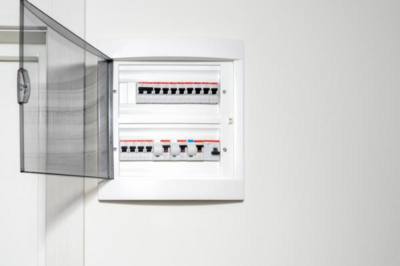 &Eacute;lectricien &agrave; Marly, quelles questions poser avant travaux ?